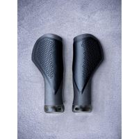 MANSOANE CUBE NATURAL FIT GRIPS COMFORT Black Grey