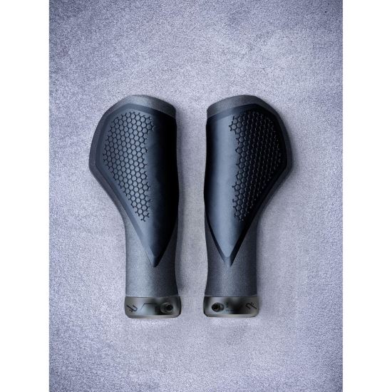 MANSOANE CUBE NATURAL FIT GRIPS COMFORT Black Grey